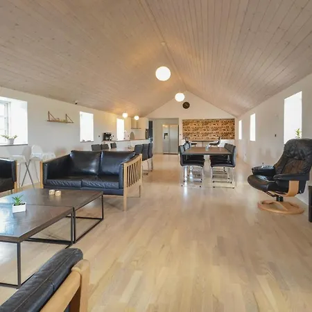 Five-bedroom Holiday In * Thyholm
